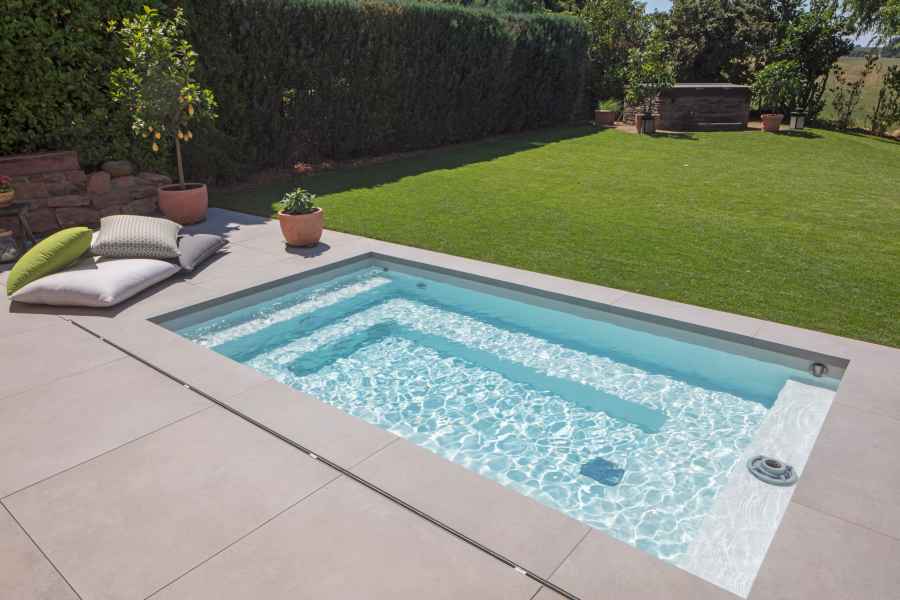 Riviera Pool Schwimmbäder